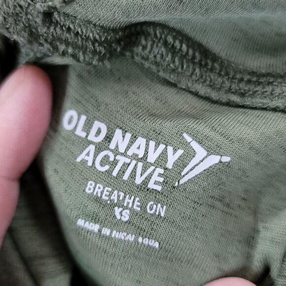 Very Nice Old Navy Active Wear Shirt - Picture 6 of 8